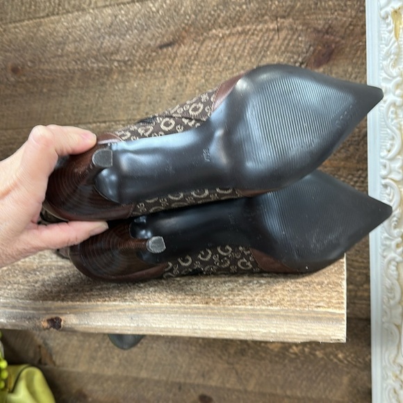 GUESS Monogram Brown Pointed-Toe Heeled Ankle Boots – Size 8.5 - Picture 6 of 6